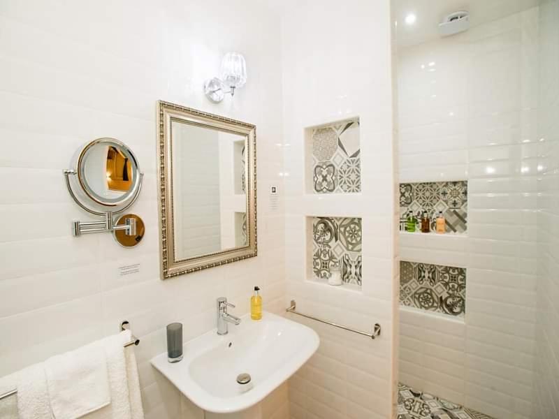 Julesy'S Bnb Hotel Cospicua ภายนอก รูปภาพ