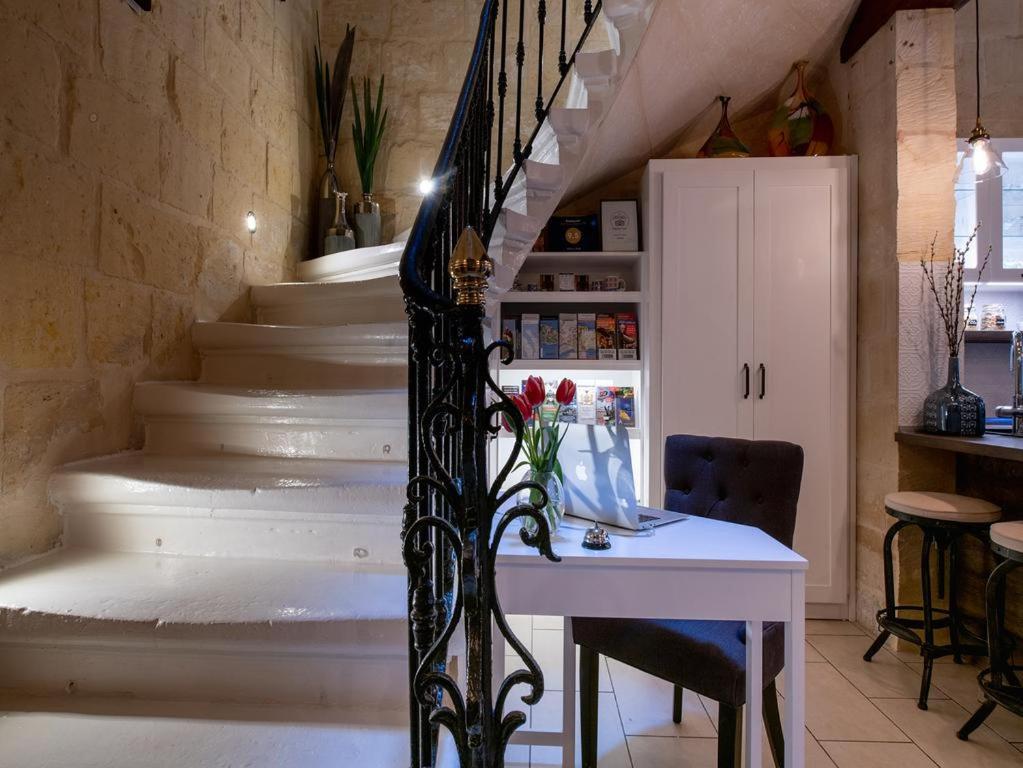 Julesy'S Bnb Hotel Cospicua ภายนอก รูปภาพ