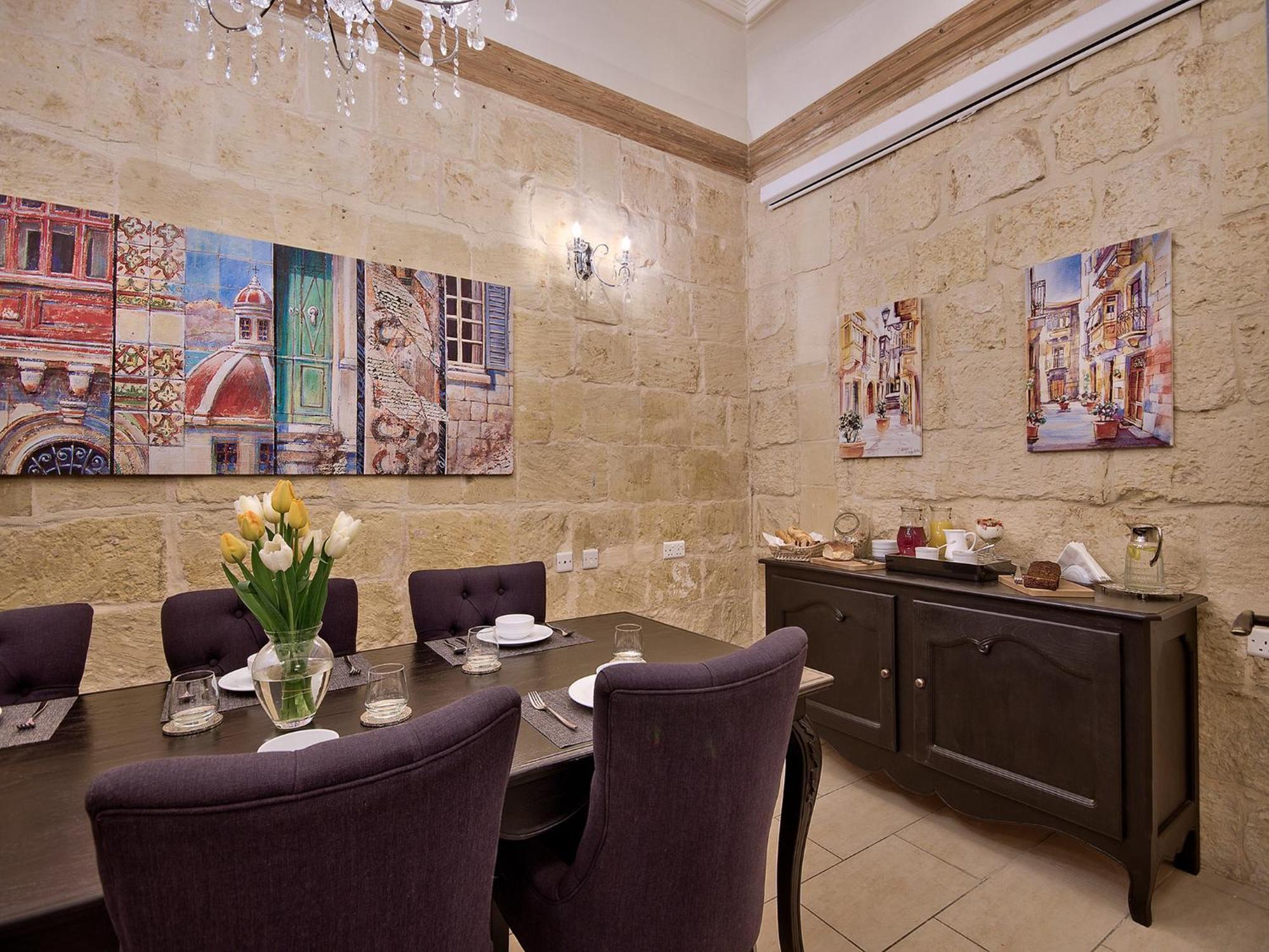 Julesy'S Bnb Hotel Cospicua ภายนอก รูปภาพ