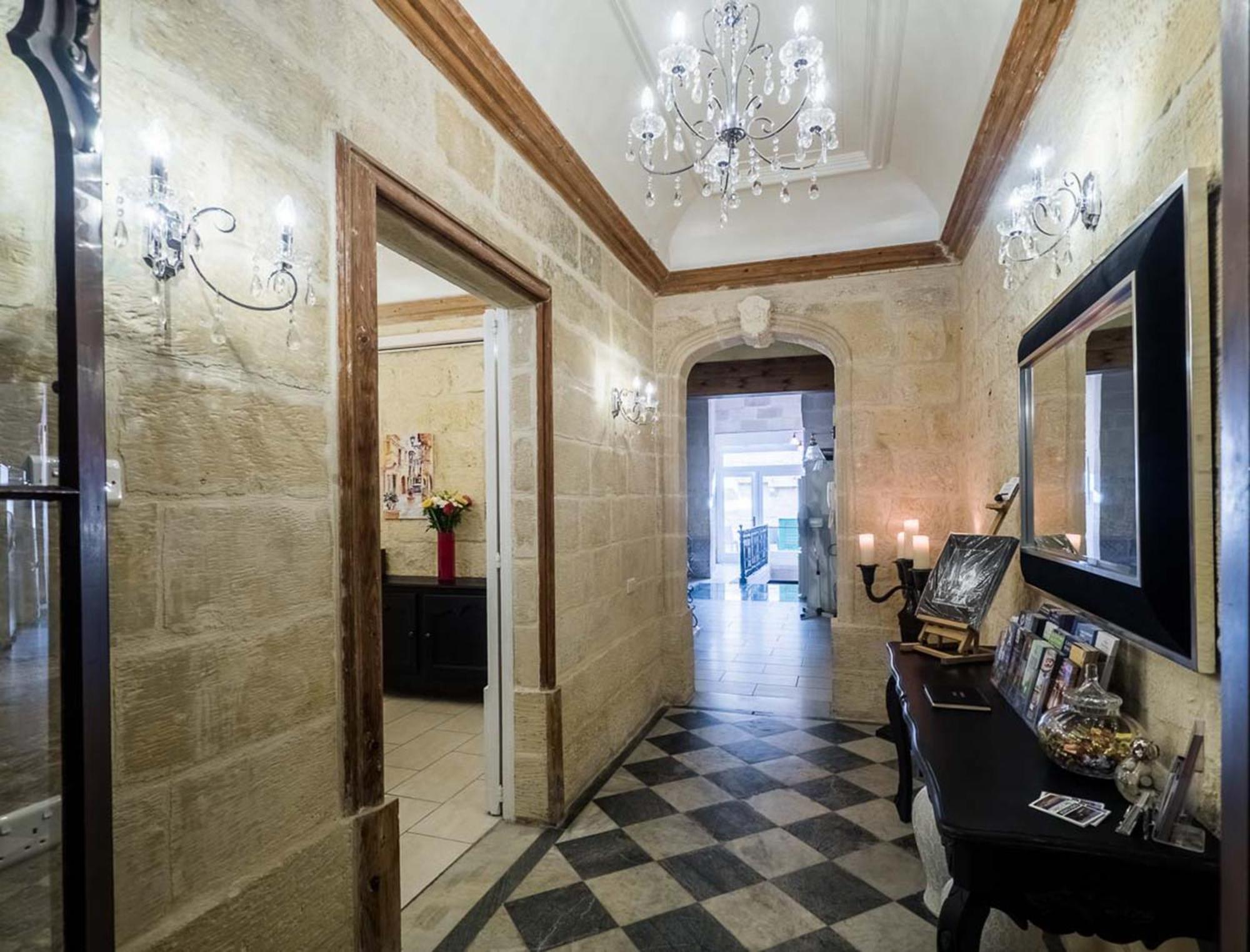 Julesy'S Bnb Hotel Cospicua ภายนอก รูปภาพ